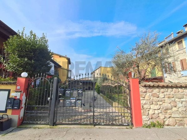 appartamento in vendita a Desenzano del Garda in zona Vaccarolo