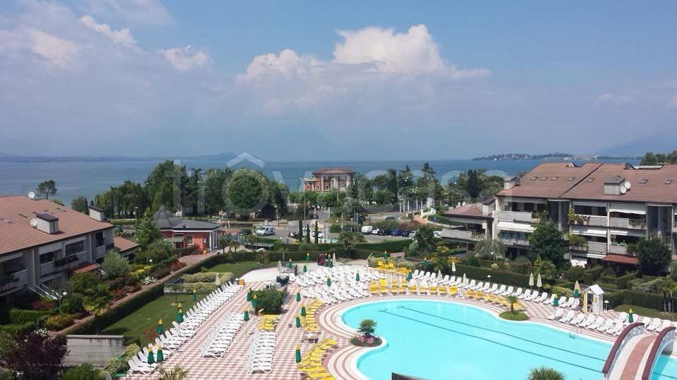 appartamento in vendita a Desenzano del Garda in zona Rivoltella