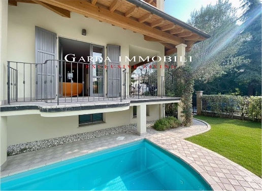 casa indipendente in vendita a Desenzano del Garda