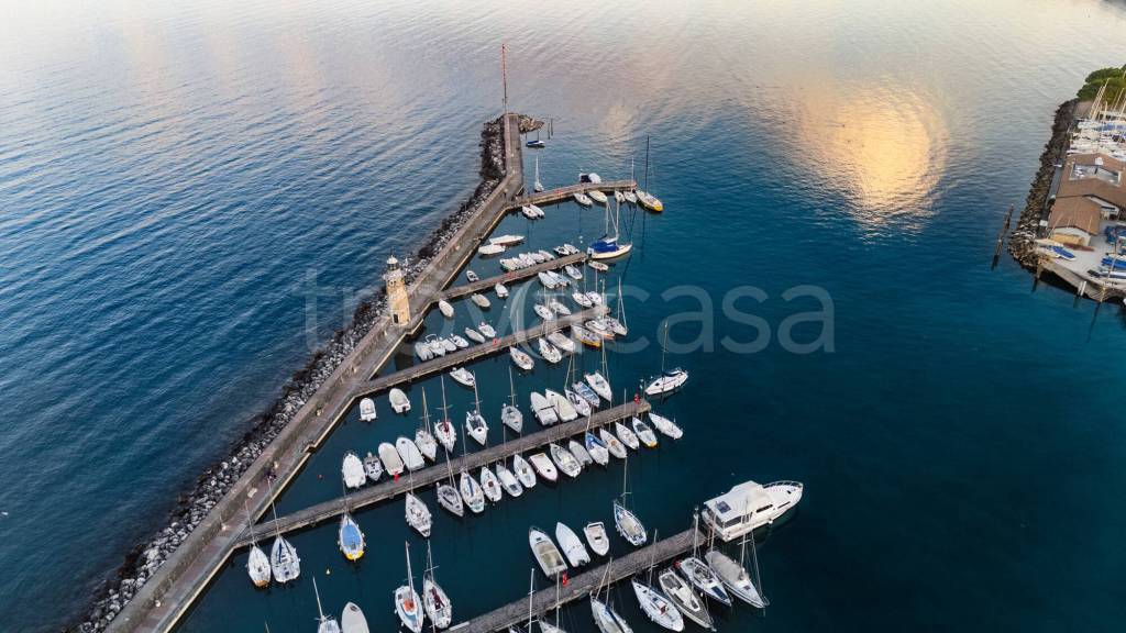 appartamento in vendita a Desenzano del Garda