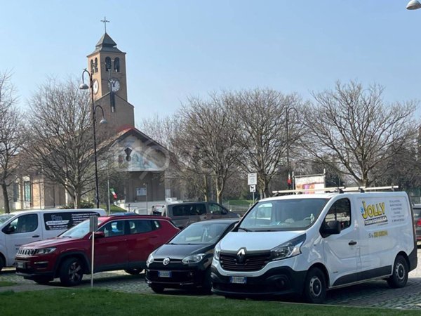 negozio in vendita a Desenzano del Garda in zona San Martino della Battaglia