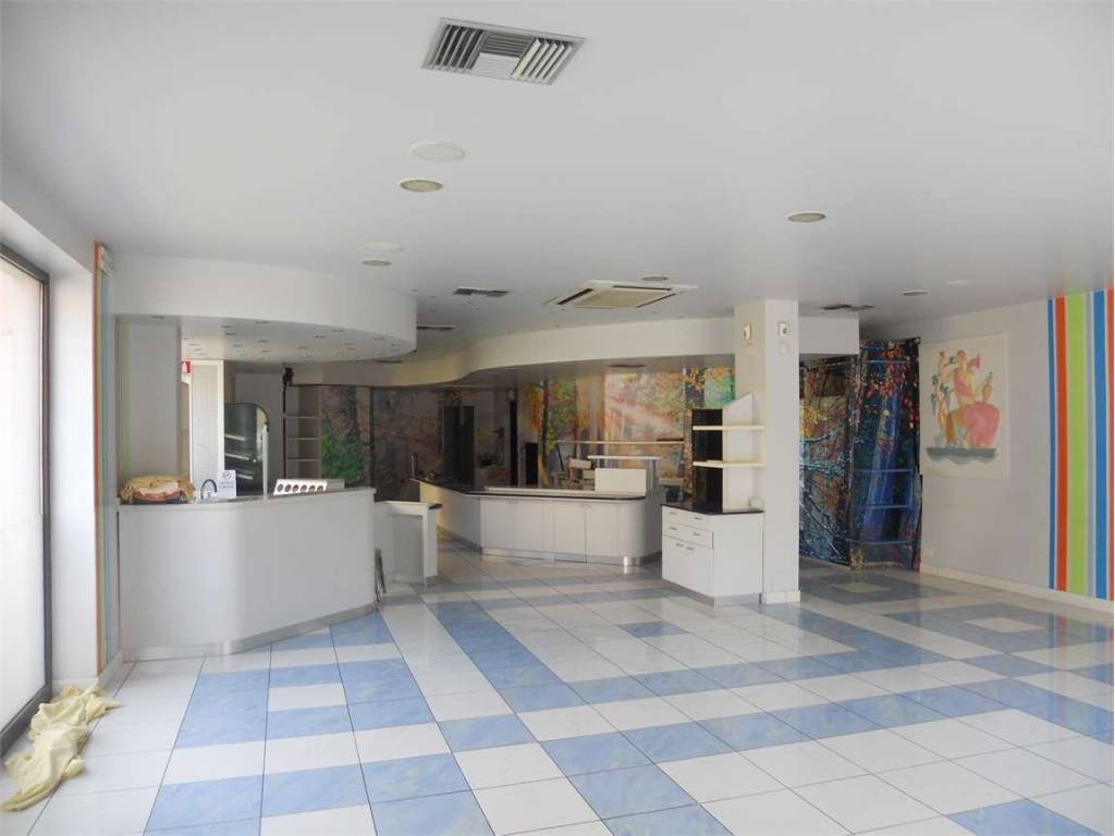 negozio in vendita a Desenzano del Garda