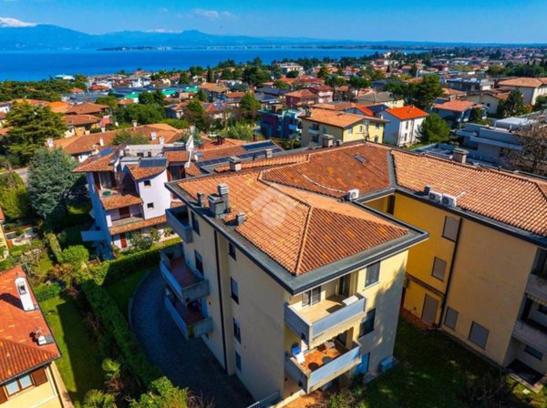 appartamento in vendita a Desenzano del Garda
