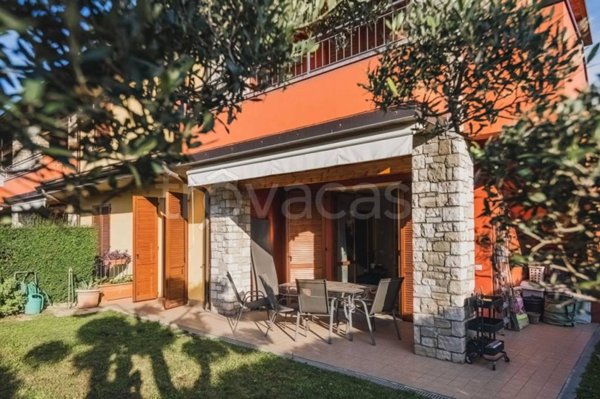 appartamento in vendita a Desenzano del Garda in zona Rivoltella