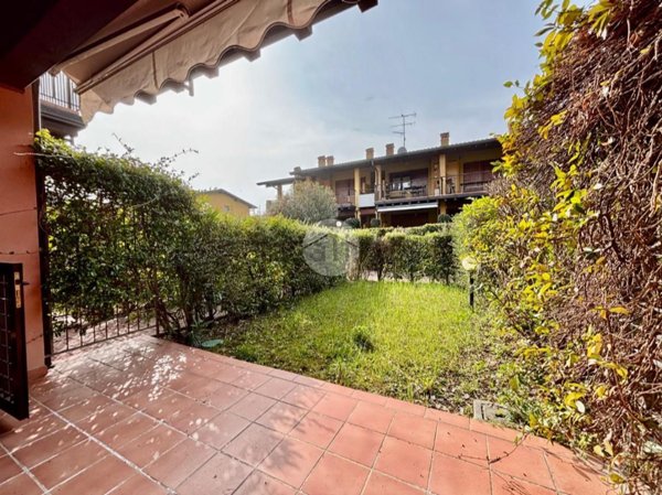 appartamento in vendita a Desenzano del Garda in zona Rivoltella