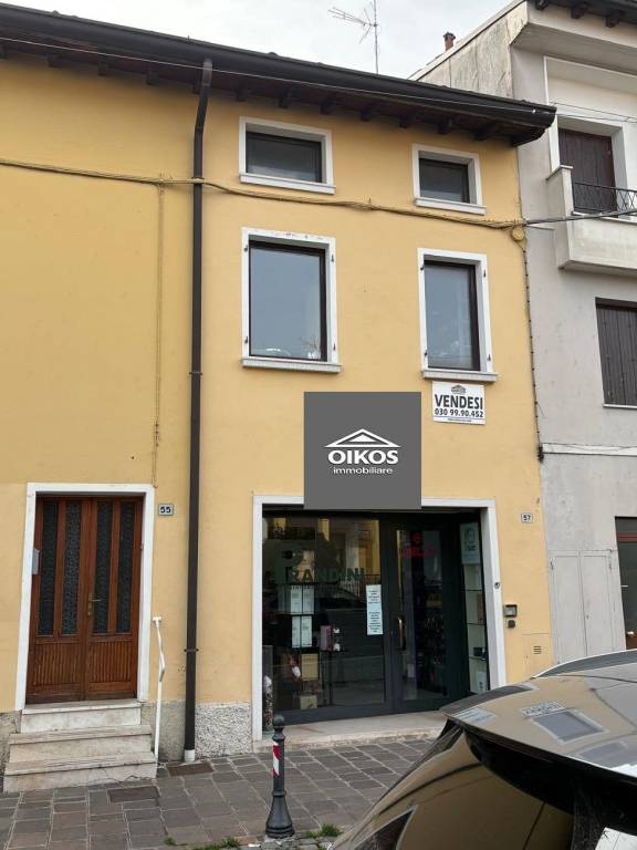 casa indipendente in vendita a Desenzano del Garda in zona Rivoltella