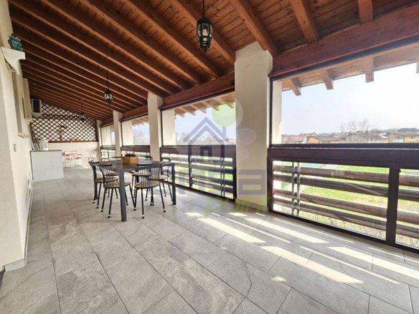 appartamento in vendita a Desenzano del Garda in zona Rivoltella