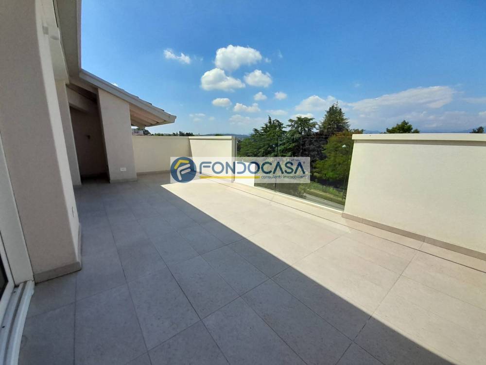 appartamento in vendita a Desenzano del Garda