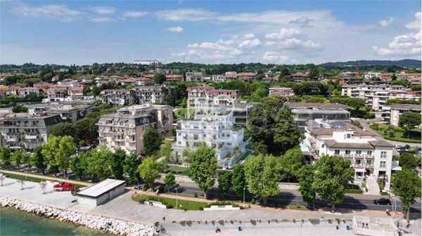appartamento in vendita a Desenzano del Garda
