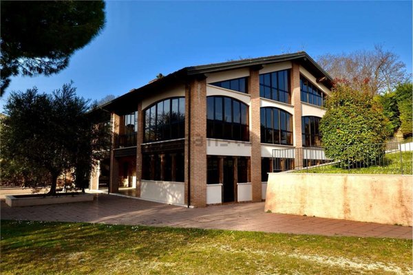 casale in vendita a Desenzano del Garda