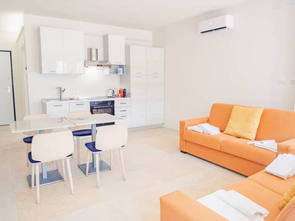 appartamento in vendita a Desenzano del Garda in zona Rivoltella