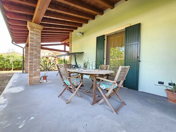 casa indipendente in vendita a Desenzano del Garda