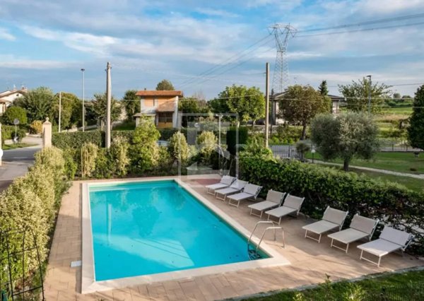 appartamento in vendita a Desenzano del Garda