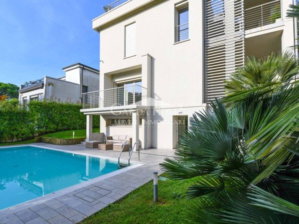 casa indipendente in vendita a Desenzano del Garda