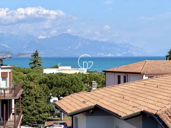 casa indipendente in vendita a Desenzano del Garda