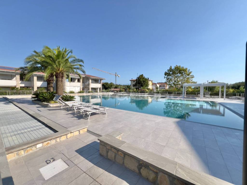 appartamento in vendita a Desenzano del Garda in zona Rivoltella