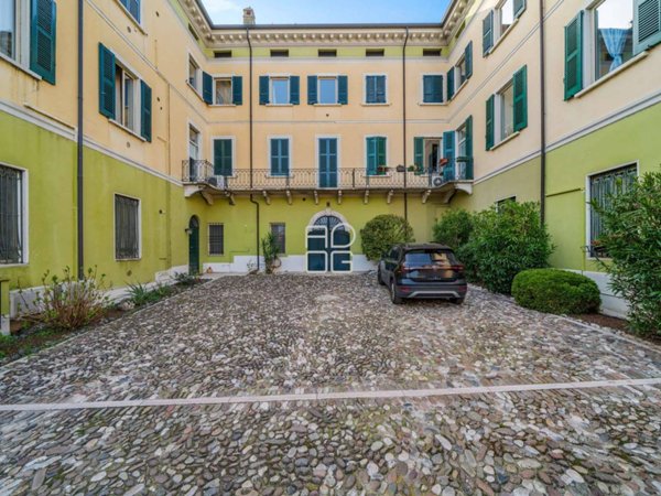 appartamento in vendita a Desenzano del Garda