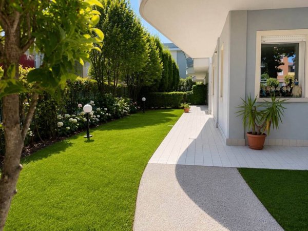 appartamento in vendita a Desenzano del Garda in zona Campeggio sul Vò