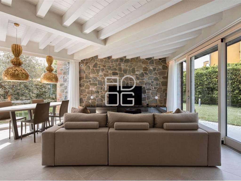 appartamento in vendita a Desenzano del Garda in zona Rivoltella