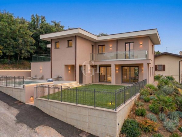 appartamento in vendita a Desenzano del Garda