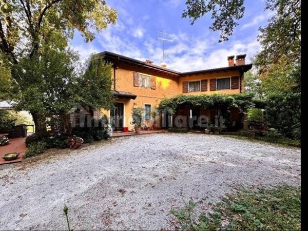 casa indipendente in vendita a Desenzano del Garda