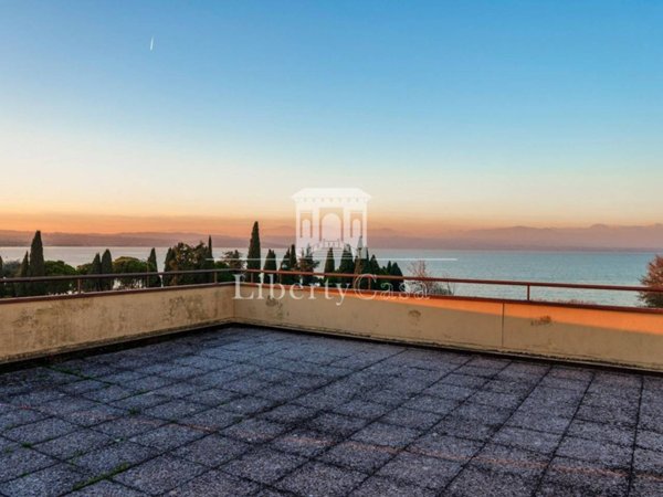 appartamento in vendita a Desenzano del Garda in zona Rivoltella