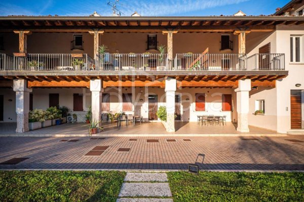 appartamento in vendita a Desenzano del Garda in zona Vaccarolo