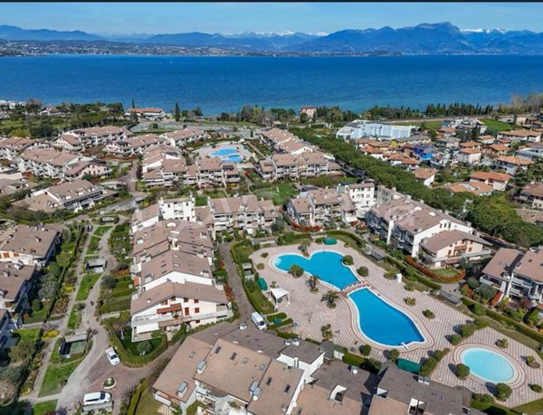 appartamento in vendita a Desenzano del Garda in zona Rivoltella