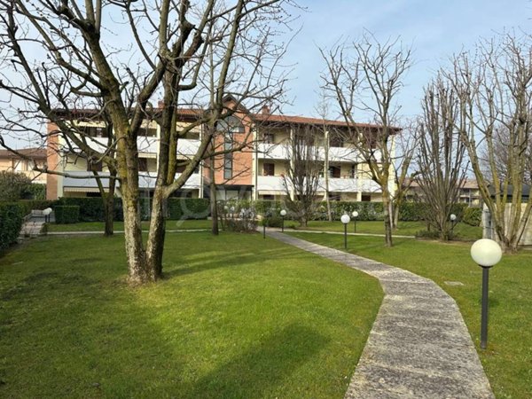 appartamento in vendita a Desenzano del Garda in zona Rivoltella