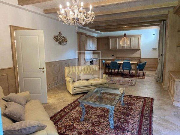 appartamento in vendita a Desenzano del Garda in zona Vaccarolo