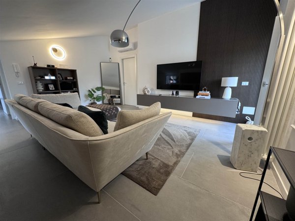 appartamento in vendita a Desenzano del Garda in zona Montonale