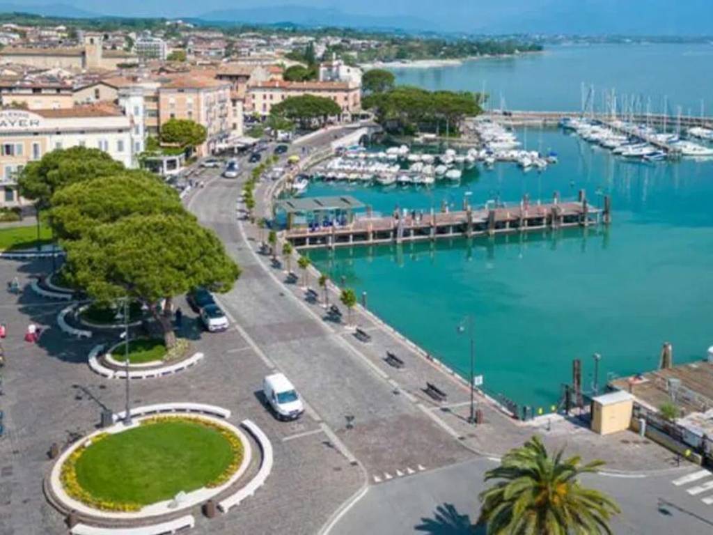 negozio in vendita a Desenzano del Garda