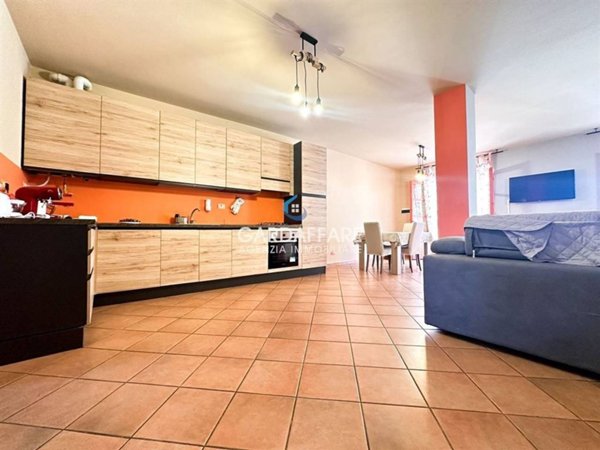 appartamento in vendita a Desenzano del Garda in zona Vaccarolo