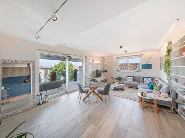 appartamento in vendita a Desenzano del Garda in zona Rivoltella