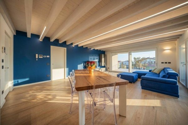 appartamento in vendita a Desenzano del Garda