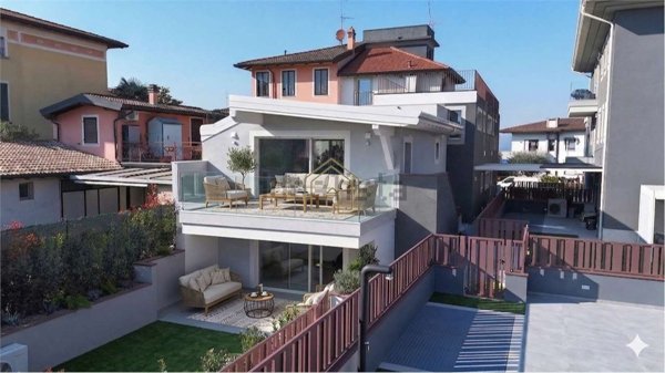 appartamento in vendita a Desenzano del Garda in zona Rivoltella