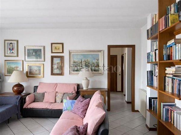 appartamento in vendita a Desenzano del Garda in zona Campeggio sul Vò
