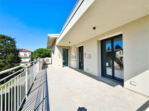 appartamento in vendita a Desenzano del Garda