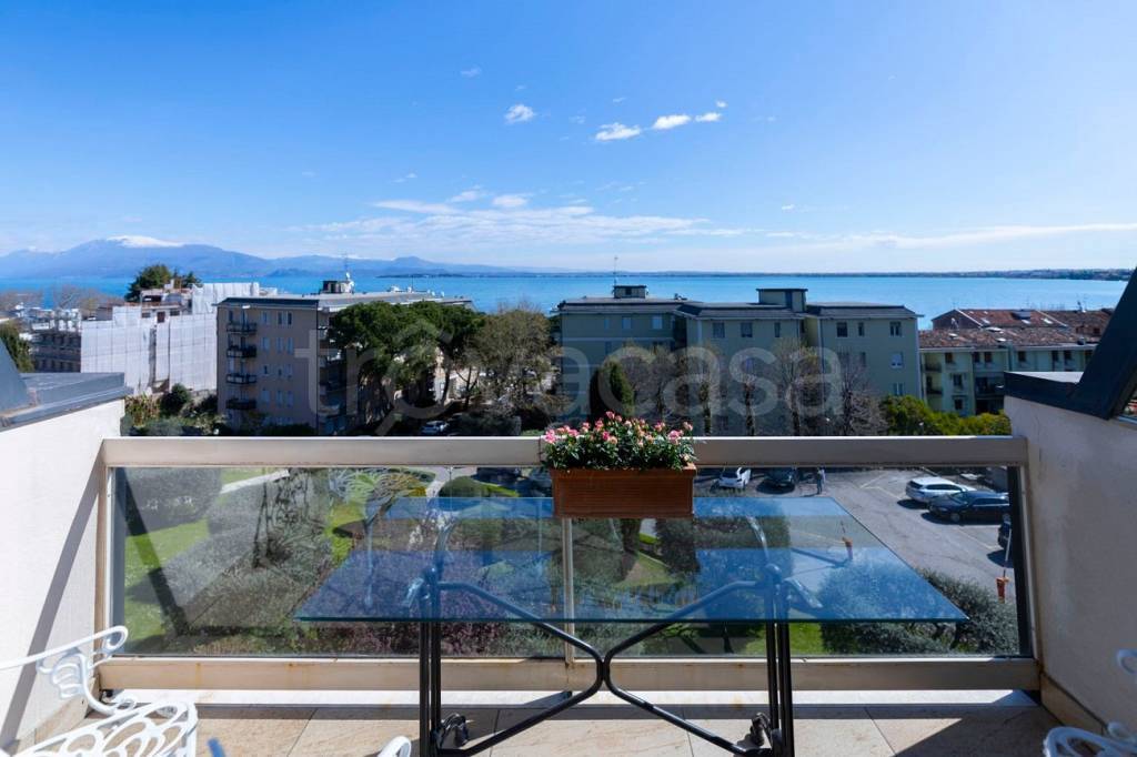 appartamento in vendita a Desenzano del Garda