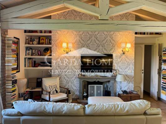 casa indipendente in vendita a Desenzano del Garda