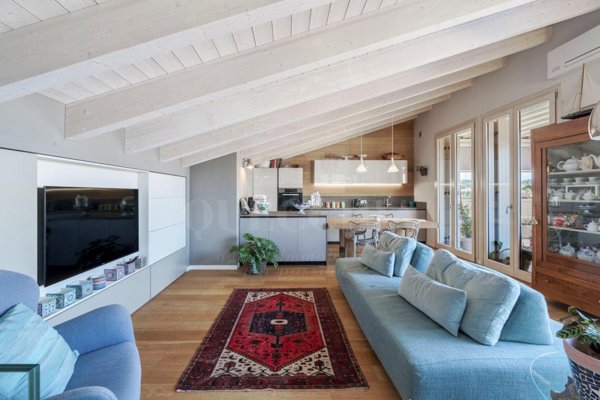 appartamento in vendita a Desenzano del Garda