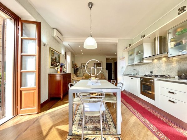 appartamento in vendita a Desenzano del Garda in zona Campeggio sul Vò