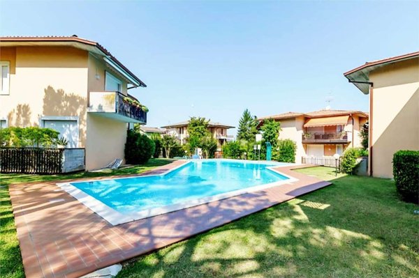 appartamento in vendita a Desenzano del Garda in zona Rivoltella