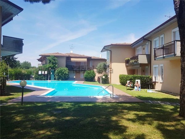 appartamento in vendita a Desenzano del Garda in zona Rivoltella