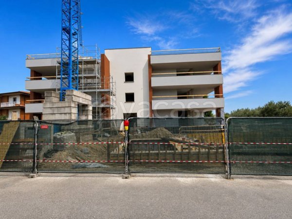 appartamento in vendita a Desenzano del Garda in zona Rivoltella