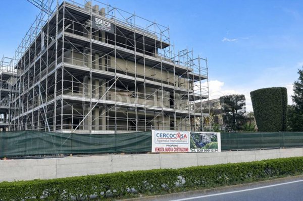appartamento in vendita a Desenzano del Garda in zona Rivoltella