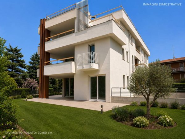 appartamento in vendita a Desenzano del Garda in zona Rivoltella