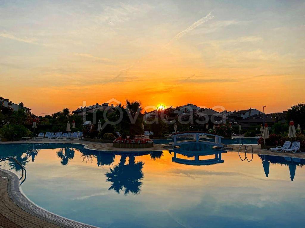 appartamento in vendita a Desenzano del Garda in zona Rivoltella