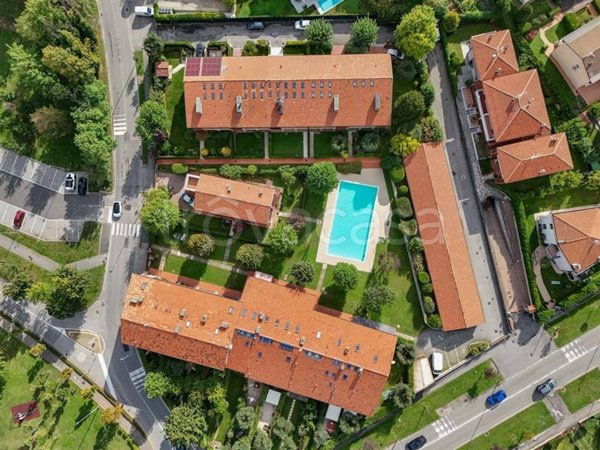 casa indipendente in vendita a Desenzano del Garda in zona Rivoltella
