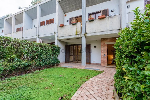 casa indipendente in vendita a Desenzano del Garda
